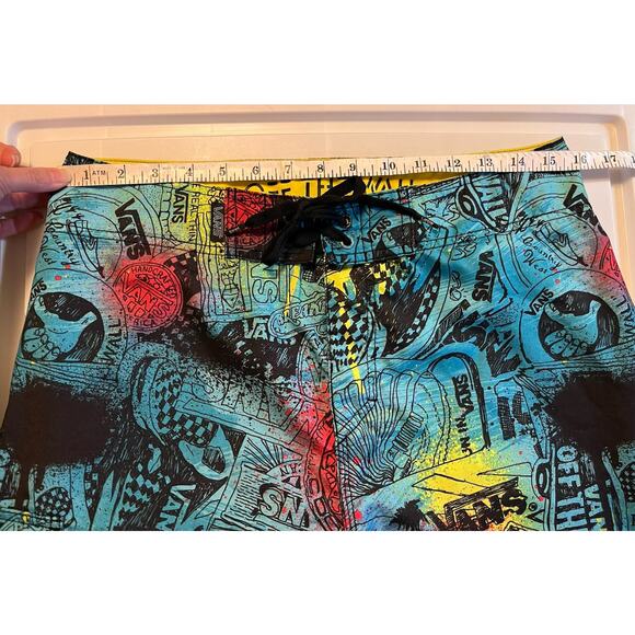 Vans Off The Wall Board Short Mens 32 Multicolor Graffiti Print Swim Skate Surf - Picture 9 of 11